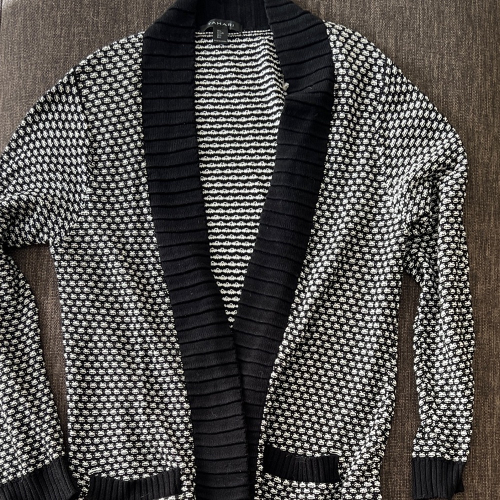 Tahari Black and White women’s cardigan